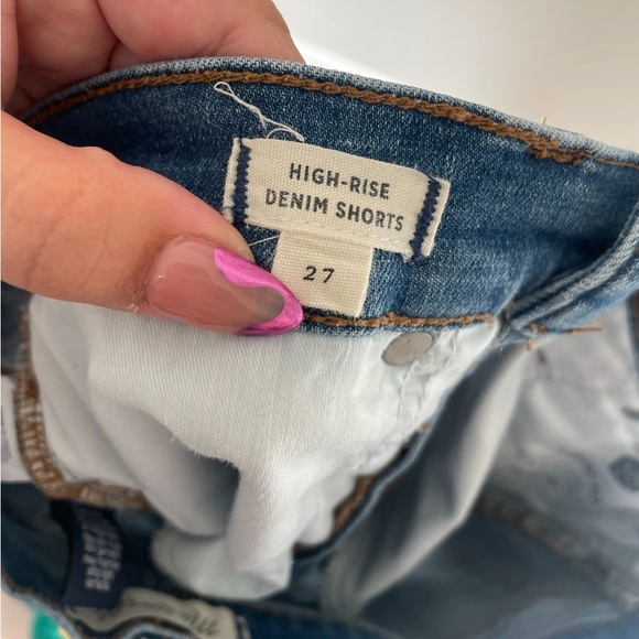 Madewell Denim High Waisted Shorts with Buttons - Picture 4 of 7